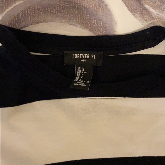 Forever 21 t - Picture 2 of 2